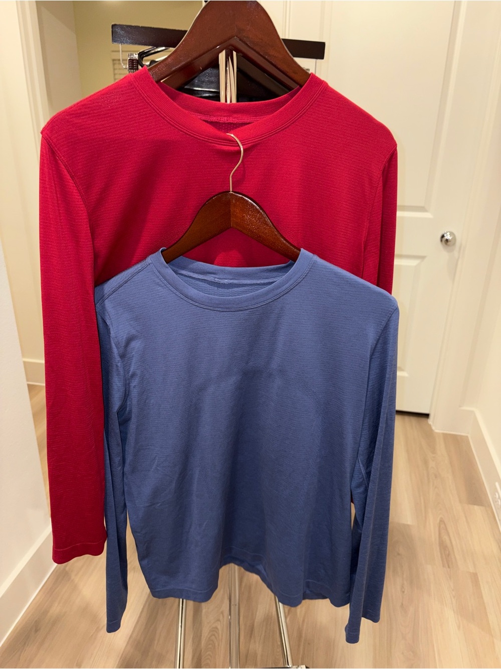 Lululemon Swiftly Relaxed Long-Sleeve Shirt Hip length Updated Fit Sz 6 Two Tops